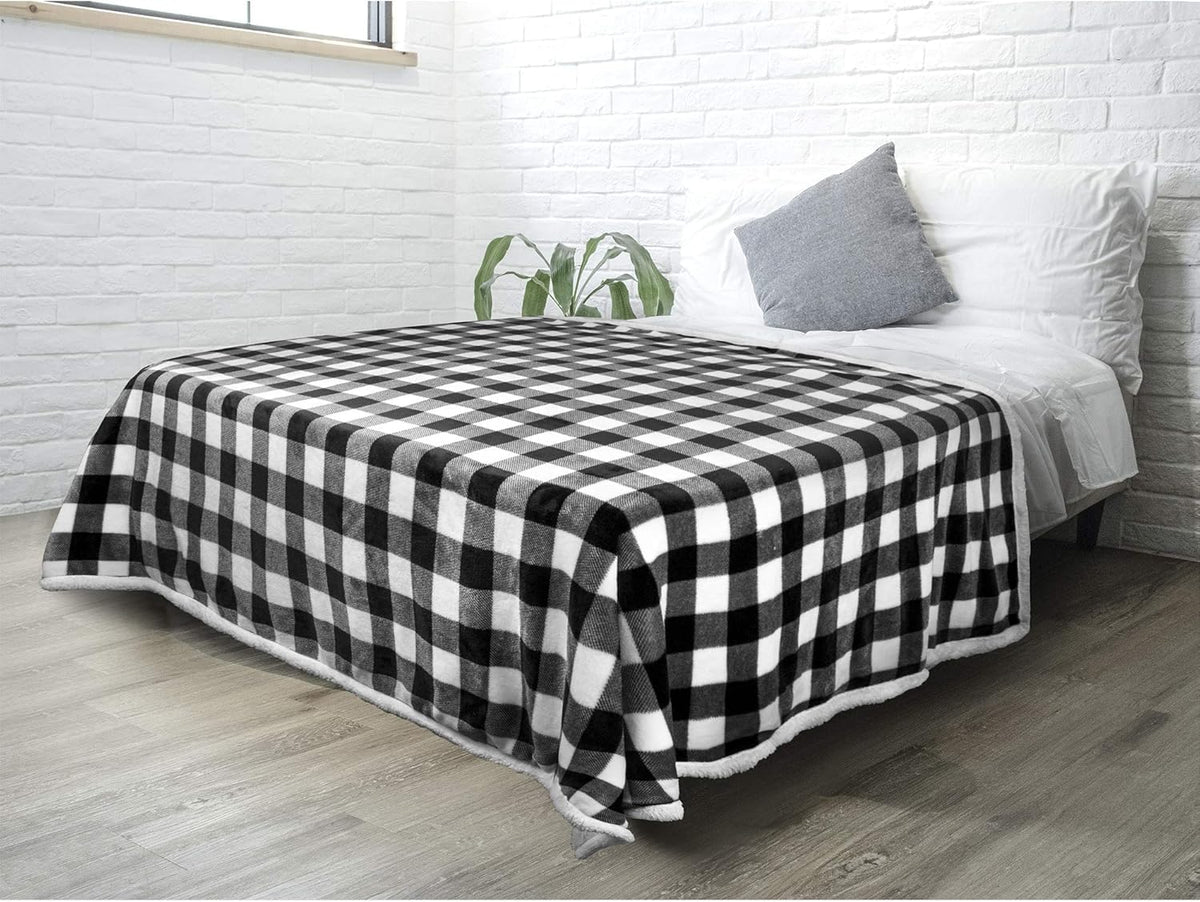 King Checkered Sherpa Blanket Couch Sofa Bed, White Black, 90X108