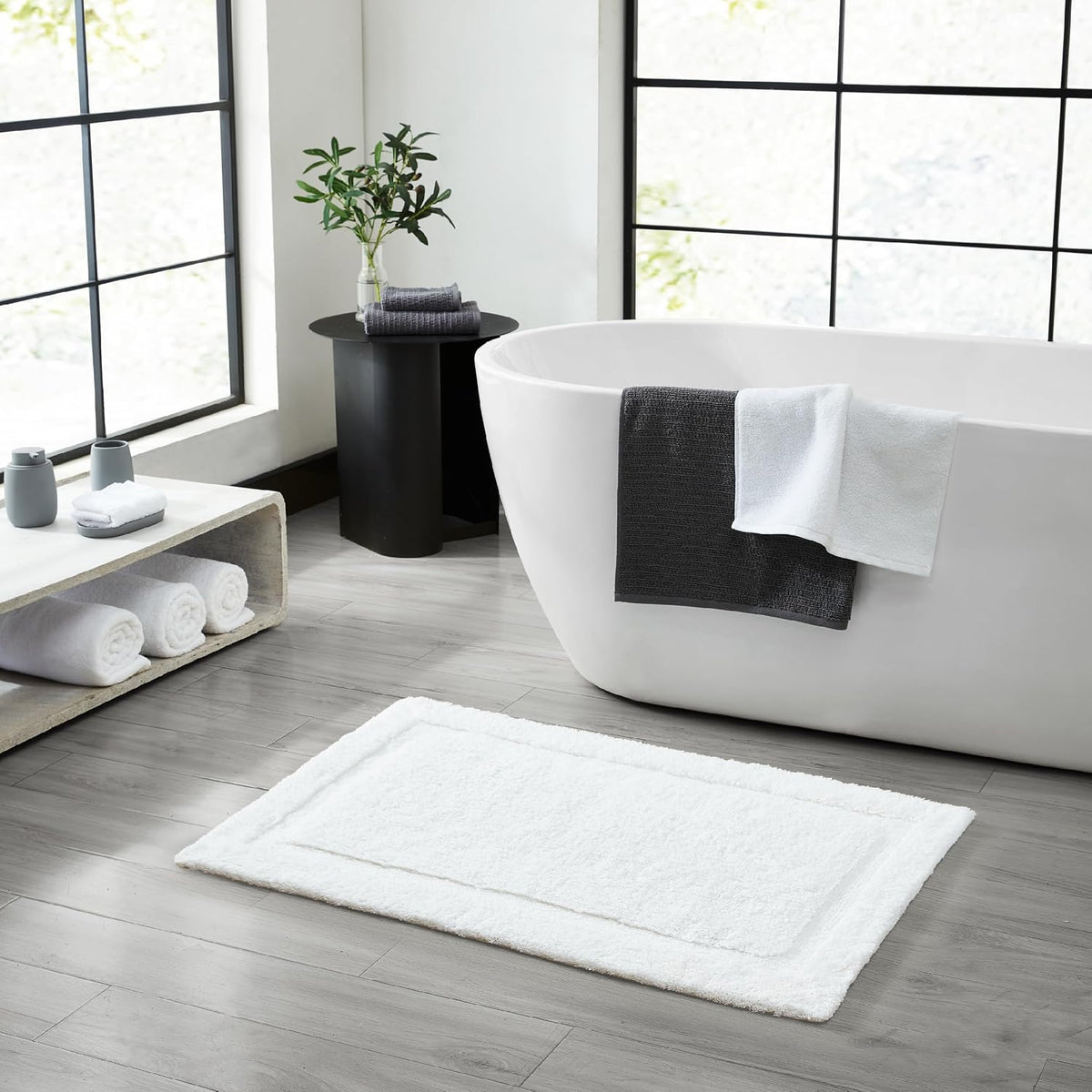 Lydia Border 100% Cotton Bath Mat - Non-Slip Bath Rug - White - 27"X45"