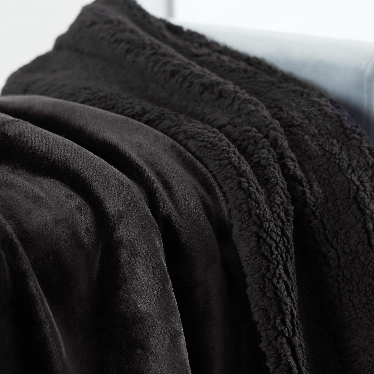 Sherpa Throw Blanket Super Soft Reversible Ultra Luxurious Plush Blanket, 50 X 60 Inches, Black/Black