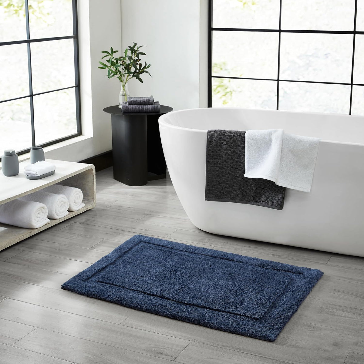 Lydia Border 100% Cotton Bath Mat - Non-Slip Bath Rug - Midnight Navy - 17"X24"