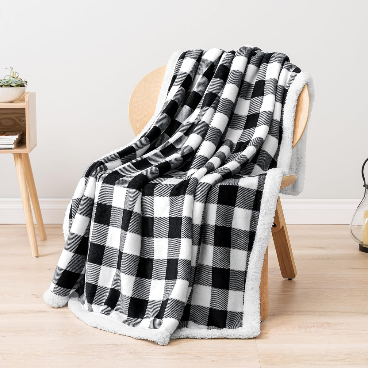 King Checkered Sherpa Blanket Couch Sofa Bed, White Black, 90X108