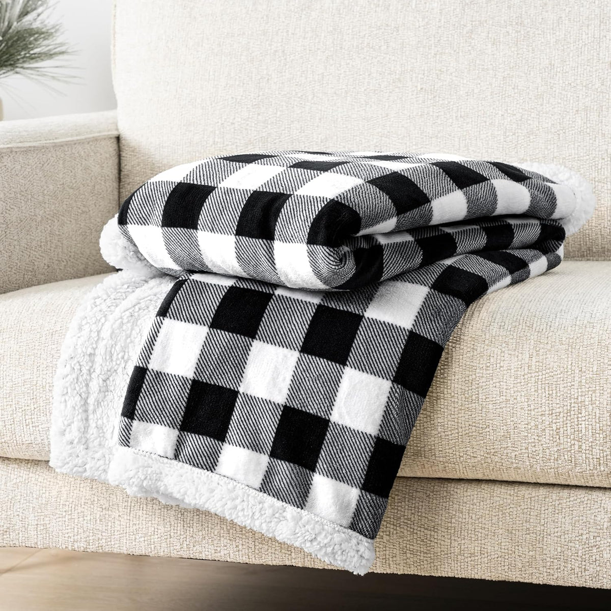 King Checkered Sherpa Blanket Couch Sofa Bed, White Black, 90X108