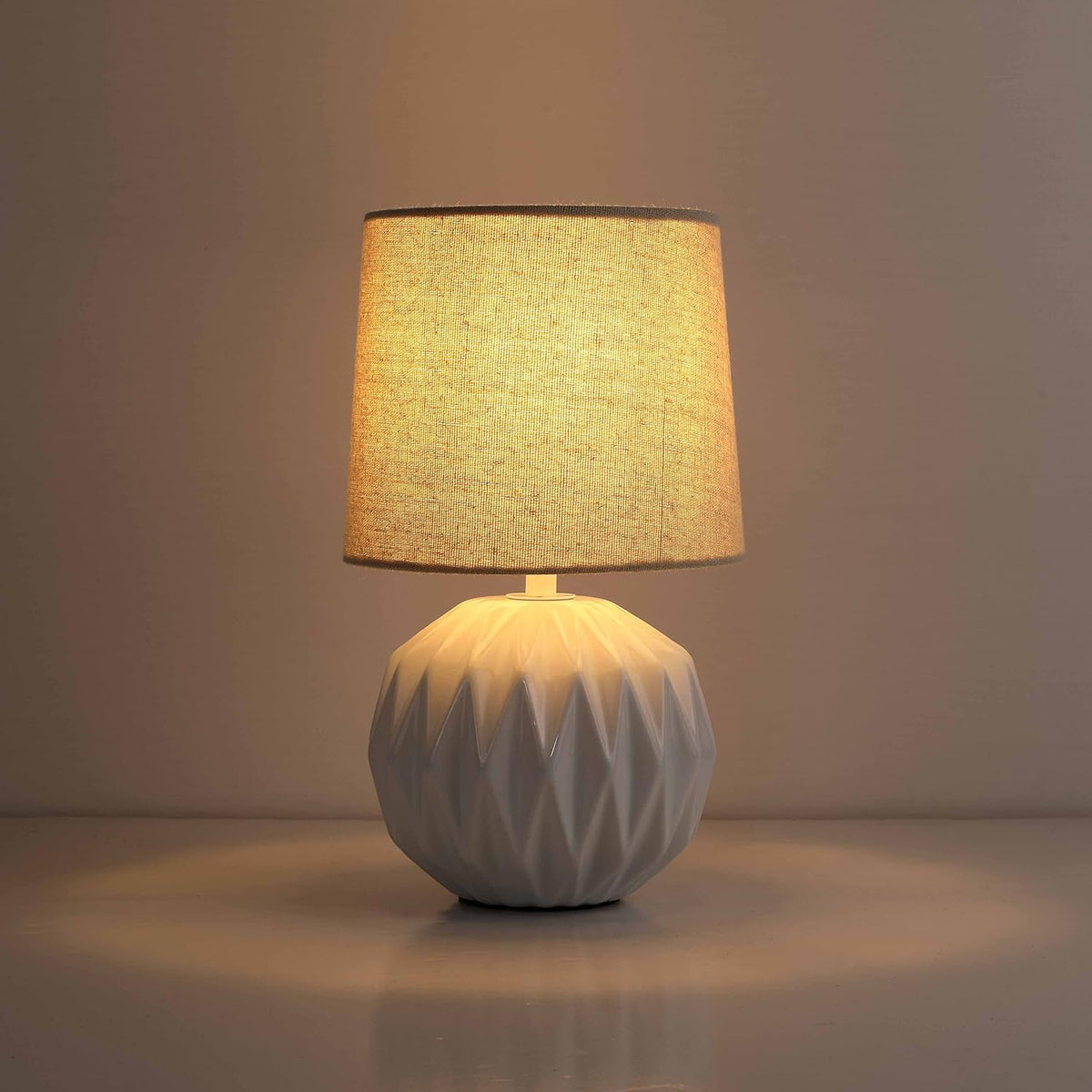 Ceramic Bedroom Table Lamps Set of 2, Small Bedside Lamp, White Lamp with Linen Shade, Mid Century Modern Nightstand Lamp for Bedroom Living Room Office, 7W LED Bulb Included